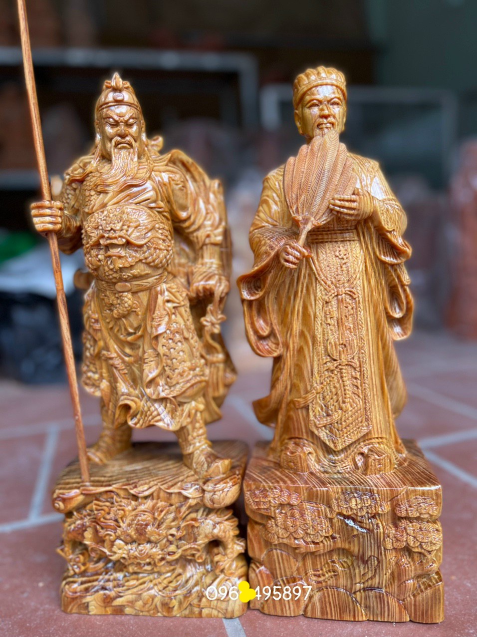 Cặp tượng văn võ song toàn ,khổng minh ( Gia cát lương ) Và quân công bằng gỗ huyết long kt cao 20cm