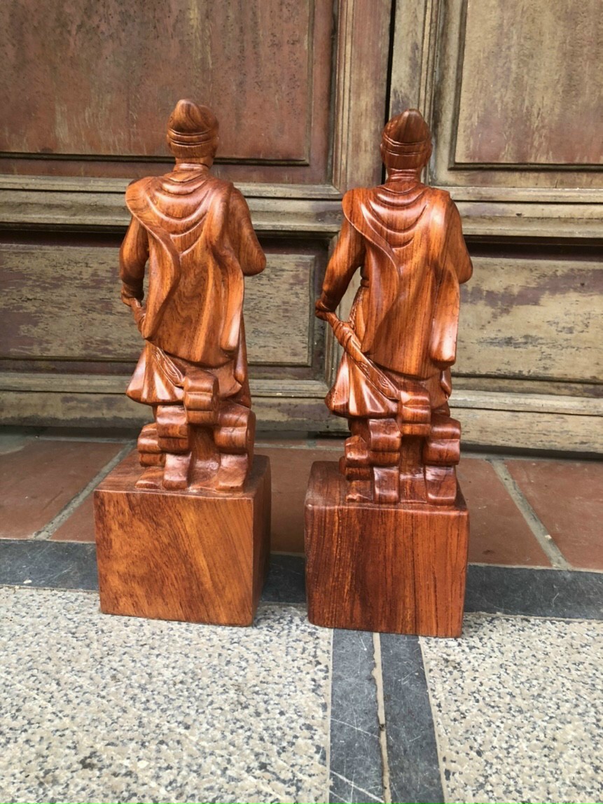 Tượng trần quốc tuấn ( trần hưng đạo vương ) gỗ hương nhà quân sự lỗi lạc kt cao 40