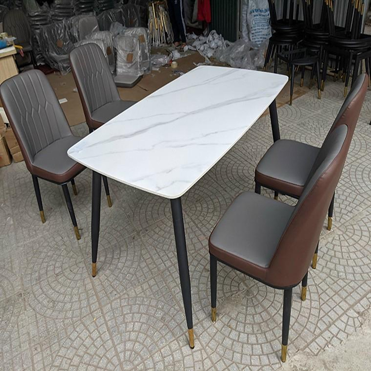 Bộ bàn ghế phòng ăn Tundo bàn mặt đá ceramic monet 1m4 kèm 4 ghế