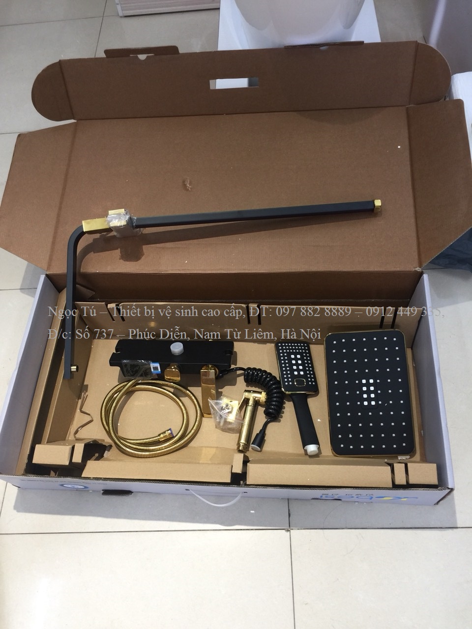 Sen cây tắm bảng hiển thị nhiệt độ màu đen ánh vàng GS 7749, đẹp sang trọng quý phái, ko dùng điện mà vẫn hiện nhiệt độ
