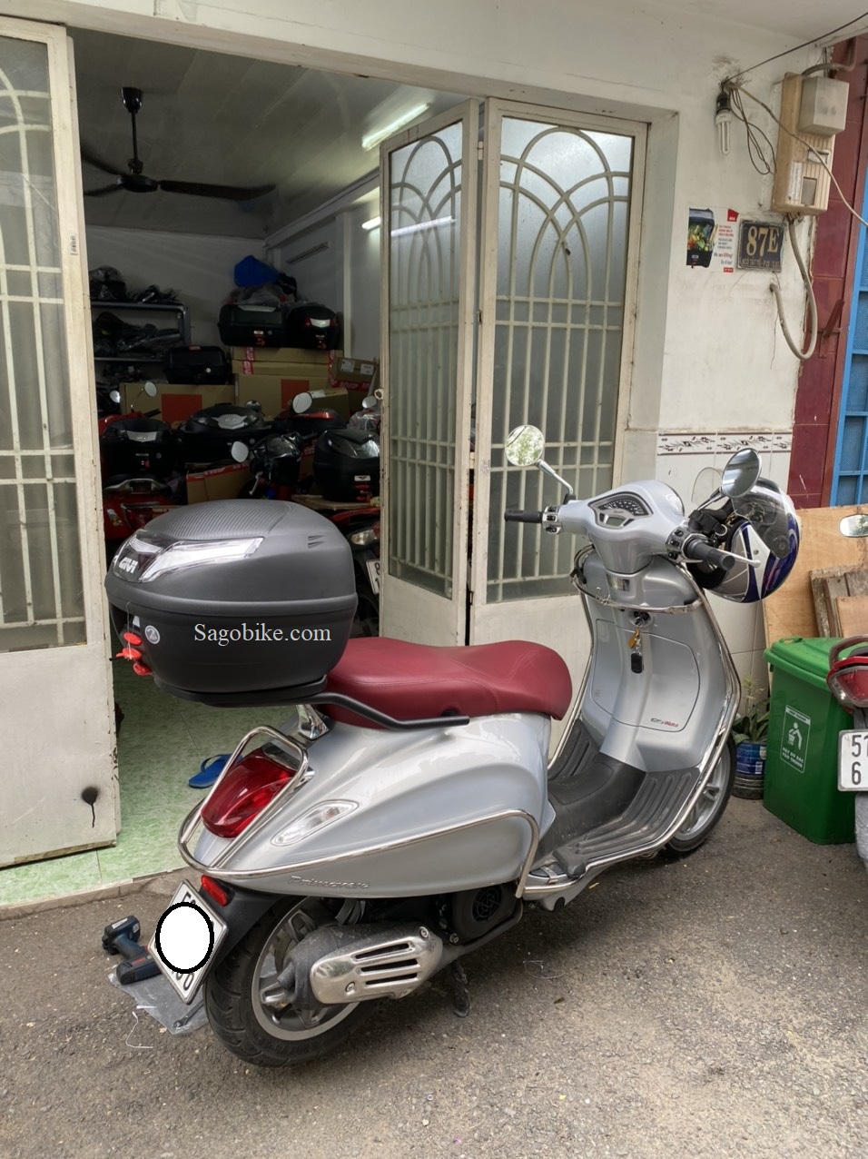 Baga Givi SR lắp cho Vespa Primavera, baga Vespa Primavera