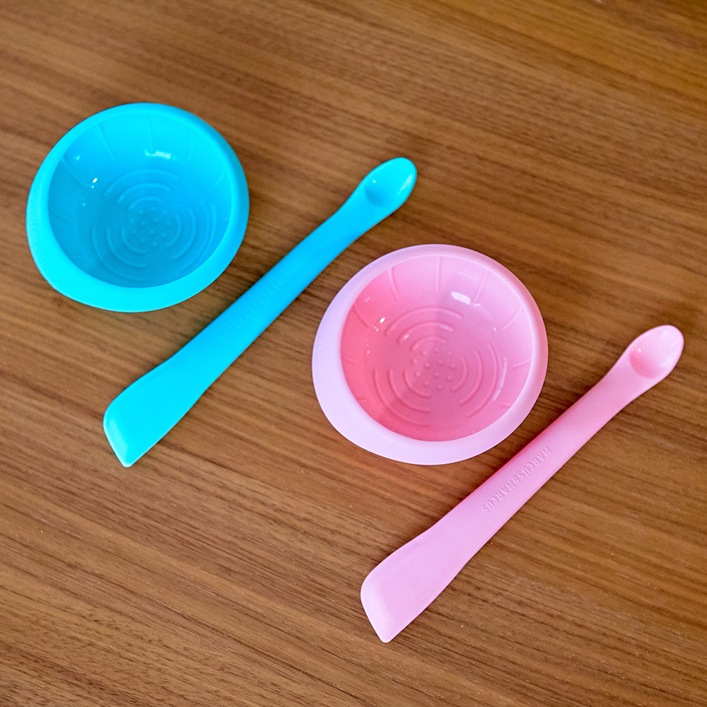 Bộ bát và thìa nghiền thức ăn silicon cho bé Marcus & Marcus, từ 6 tháng - Xanh dương