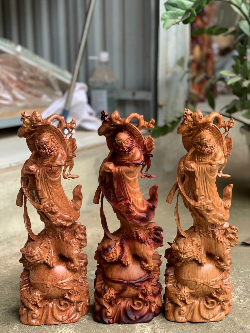 Tượng đạt ma sư tổ bằng gỗ hương đá tô làm mầu giả cổ cực đẹp kt cao 60×20×12cm