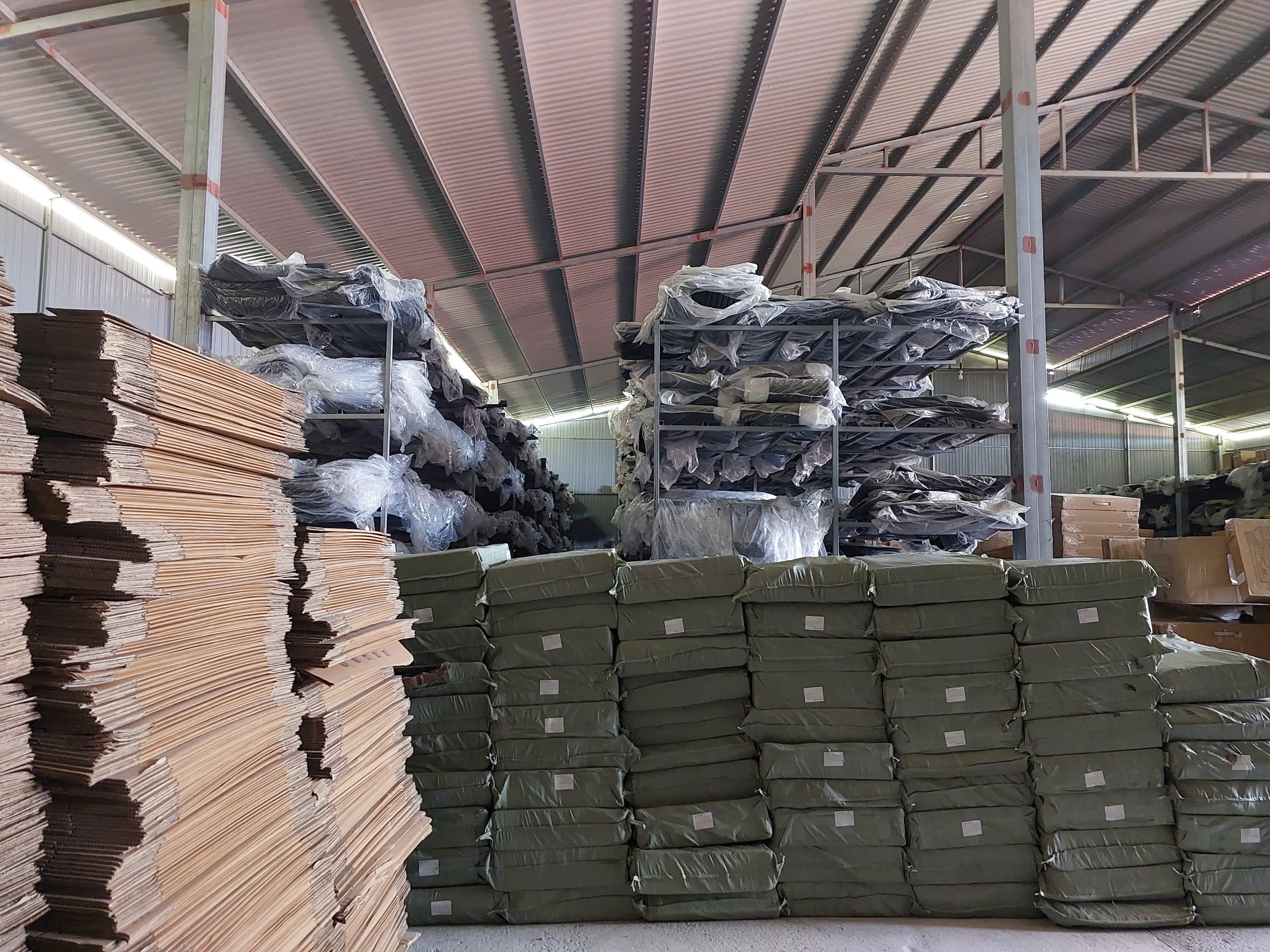 Bạt phủ ô tô Vinfast VF7 chất liệu Polyester - màu đen cao cấp MACSIM màu đen - sử dụng trong nhà và ngoài trời