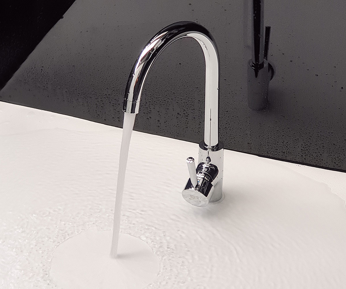Vòi rửa chén nóng lạnh Đồng mạ Chrome Eurolife EL-KM01 (Trắng bạc)