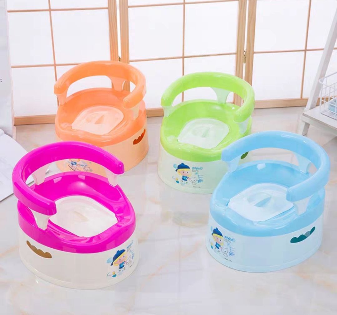 BÔ VỆ SINH CÓ TỰA LƯNG CHO BÉ ( MÀU NGẪU NHIÊN )