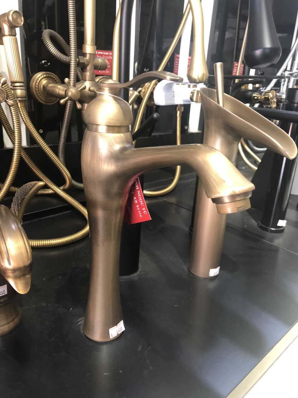 Vòi rửa mặt, vòi rửa lavabo nóng lạnh thân cao tân cổ điển GR 8603C