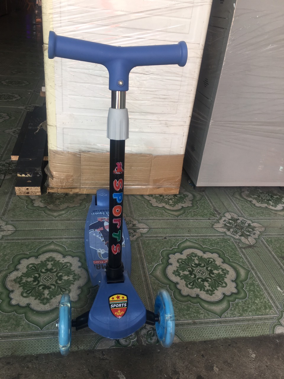 Xe Trượt Scooter Bằng Nhựa Cho Bé