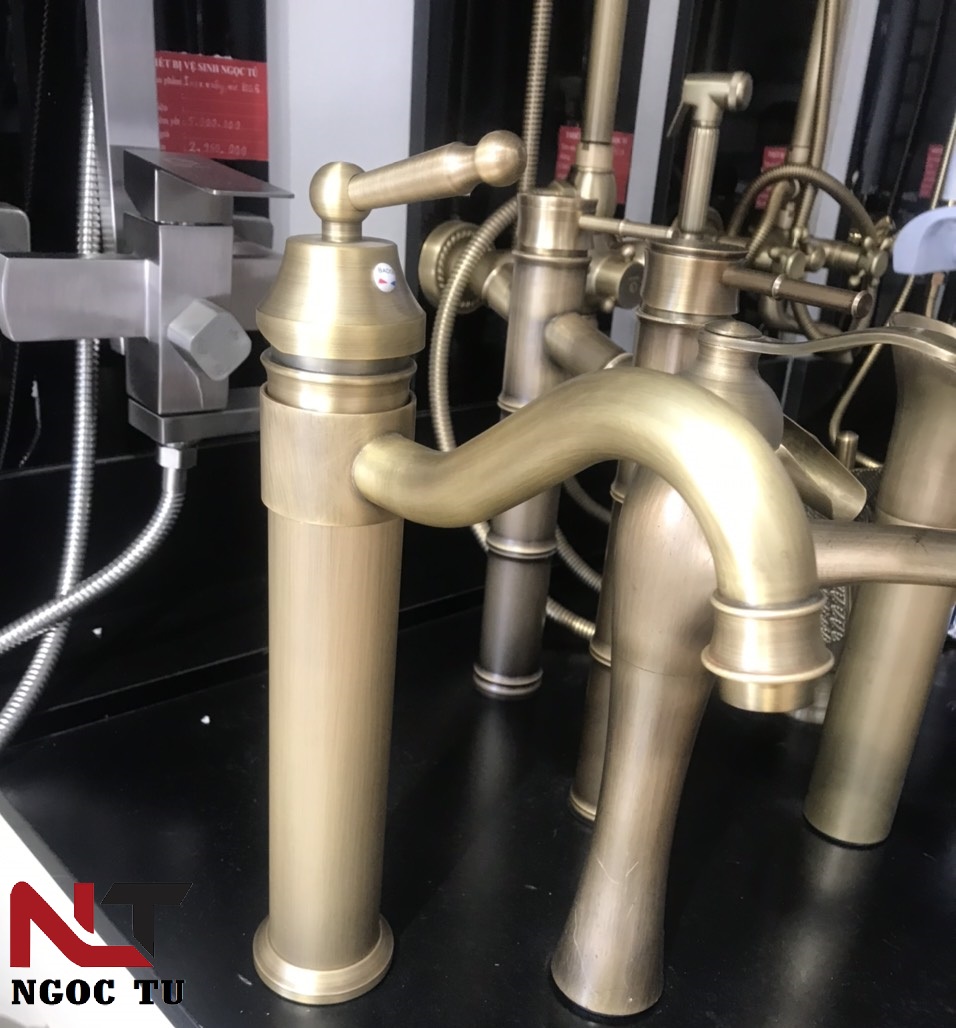 Vòi rửa mặt, vòi Lavabo đa năng thân cao 30 cm đồng cổ nhập khẩu chính hãng GROVES GR 8605C (đẹp sang trọng phong cách hoài niệm xưa)