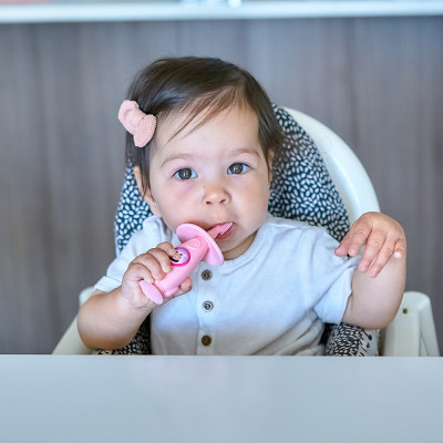 Bàn chải tập đánh răng và mát xa nướu silicon 360 cho bé Marcus & Marcus, từ 12 tháng