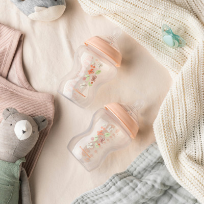 Bình Sữa PP Ty Siêu Mềm Tự Nhiên Tommee Tippee Natural Start 260ml, Núm Ty Của Bình 3-6 Tháng, Hồng (Bình Đôi)