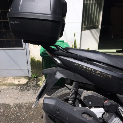 Thùng xe Airblade 125, thùng Givi E43NTL, gối tựa lưng BE3N (V2) và baga givi lắp cho Air Blade 2022
