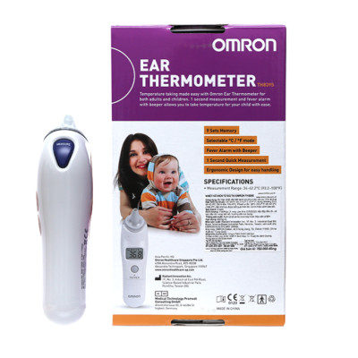 Nhiệt kế điện tử hồng ngoại đo tai Omron TH839S