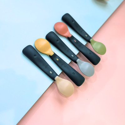 Thìa Tập Ăn Tommee Tippee Easigrip, Dành Cho Bé Từ 6 Tháng - Set 5 Thìa, Tách Lẻ (Giao Màu Ngẫu Nhiên)