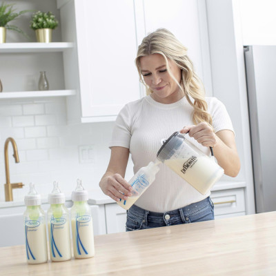 [ AC235 ] Bình Trộn Sữa Công Thức Dr. Brown’s, giúp giảm thiểu lượng không khí bị trộn lẫn vào sữa ( màu đen )