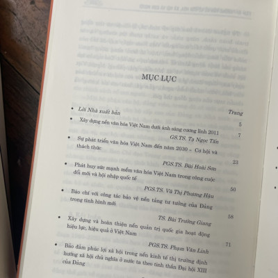 (Boxset trọn bộ 4 tập, bìa cứng) NIÊN GIÁM KHOA HỌC NĂM 2021:Tập I - Những vấn đề về chính trị; Tập II - Những vấn đề về kinh tế;  Tập III - Những vấn đề về văn hóa, xã hội và con người; Tập IV - Những vấn đề về qu.ố.c p.h.ò.n.g, an ninh và đối ngoại