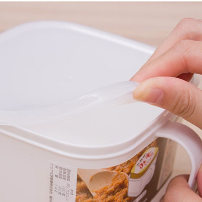 Hộp đựng & bảo quản thực phẩm nắp mềm có tay cầm 800ml - made in Japan