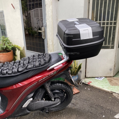 Thùng xe máy điện Vinfast Feliz, thùng Givi B45NM kèm đế và kit gắn cho Feliz