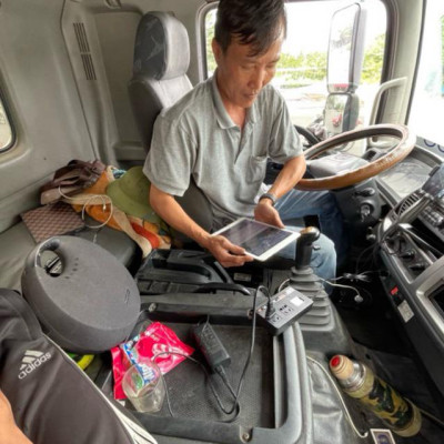 Máy Biến tần điện ô tô, Bộ chuyển đổi điện tự động tẩu sạc DC 12V / 24V sang AC 110V / 220V, Cửa hàng nội thất ô tô Car