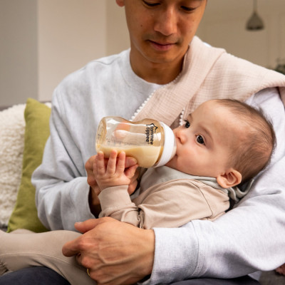 Bình Sữa PPSU Ty Siêu Mềm Tự Nhiên Tommee Tippee Natural Start 260ml, Núm Ty Của Bình 3-6 tháng (Bình Đôi)