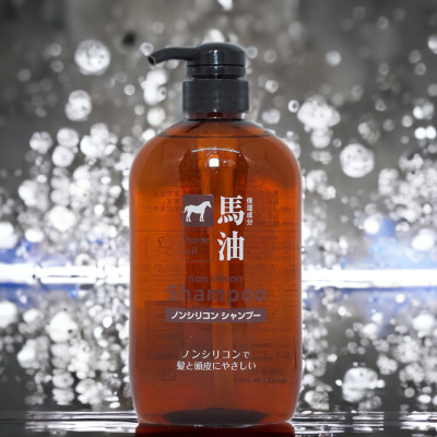 Dầu Gội Đầu Chiết Xuất Từ Dầu Ngựa Deve Cosme Station Horse Oil Shampoo (600 mL)