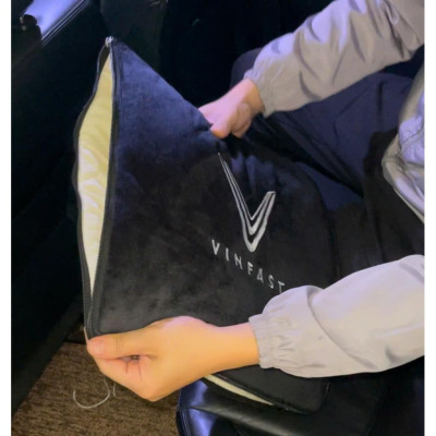 Combo gối chăn 2 trong 1,Bộ Chăn Gối Ngủ Ô Tô VINFAST Đa Năng Gấp Gọn Dành Cho Xe Hơi SIÊU SANG