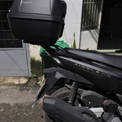 Thùng xe Airblade 125, thùng Givi E43NTL, gối tựa lưng BE3N (V2) và baga givi lắp cho Air Blade 2022