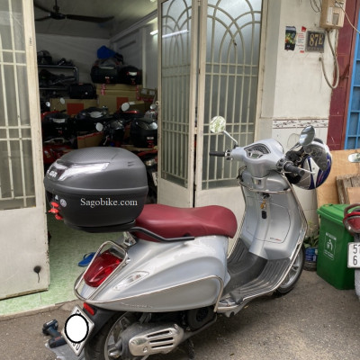 Baga Givi SR lắp cho Vespa Primavera, baga Vespa Primavera