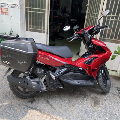 Thùng hông givi E22N, baga hông SBL Univerval, baga sau lắp cho xe SR Airblade 125/150