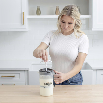 [ AC235 ] Bình Trộn Sữa Công Thức Dr. Brown’s, giúp giảm thiểu lượng không khí bị trộn lẫn vào sữa ( màu đen )