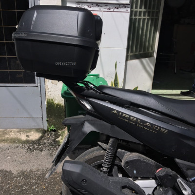 Thùng xe Airblade 125, thùng Givi E43NTL, gối tựa lưng BE3N (V2) và baga givi lắp cho Air Blade 2022