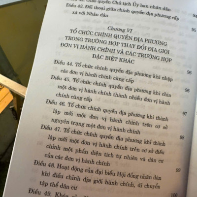 COMBO 2 CUỐN: HIẾN PHÁP NƯỚC CỘNG HOÀ XÃ HỘI CHỦ NGHĨA VIỆT NAM NĂM 2013 (Sửa đổi, bổ sung năm 2025) và LUẬT TỔ CHỨC CHÍNH QUYỀN ĐỊA PHƯƠNG NĂM 2025 – NXB Chính trị quốc gia sự thật