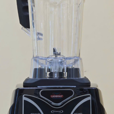 Máy xay sinh tố công nghiệp 2380W Ladomax chống rung ồn, inverter tiết kiệm điện, chân đế nhôm tản nhiệt tốt, moto lõi đồng, xay rau má, xay đá, sinh tố...có linh kiện thay thế - Hàng chính hãng