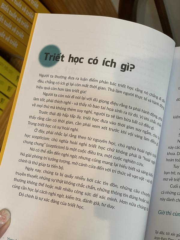 Sách - Biết tuốt về triết - Trò chuyện giữa triết gia và bạn trẻ về những vấn đề triết học căn bản (Nhã Nam HCM)