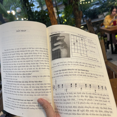 30 NGÀY BIẾT ĐỆM GUITAR (Tái bản 2023) – Song Minh biên soạn – Huy Hoàng Bookstore – NXB Dân Trí (Bìa mềm)