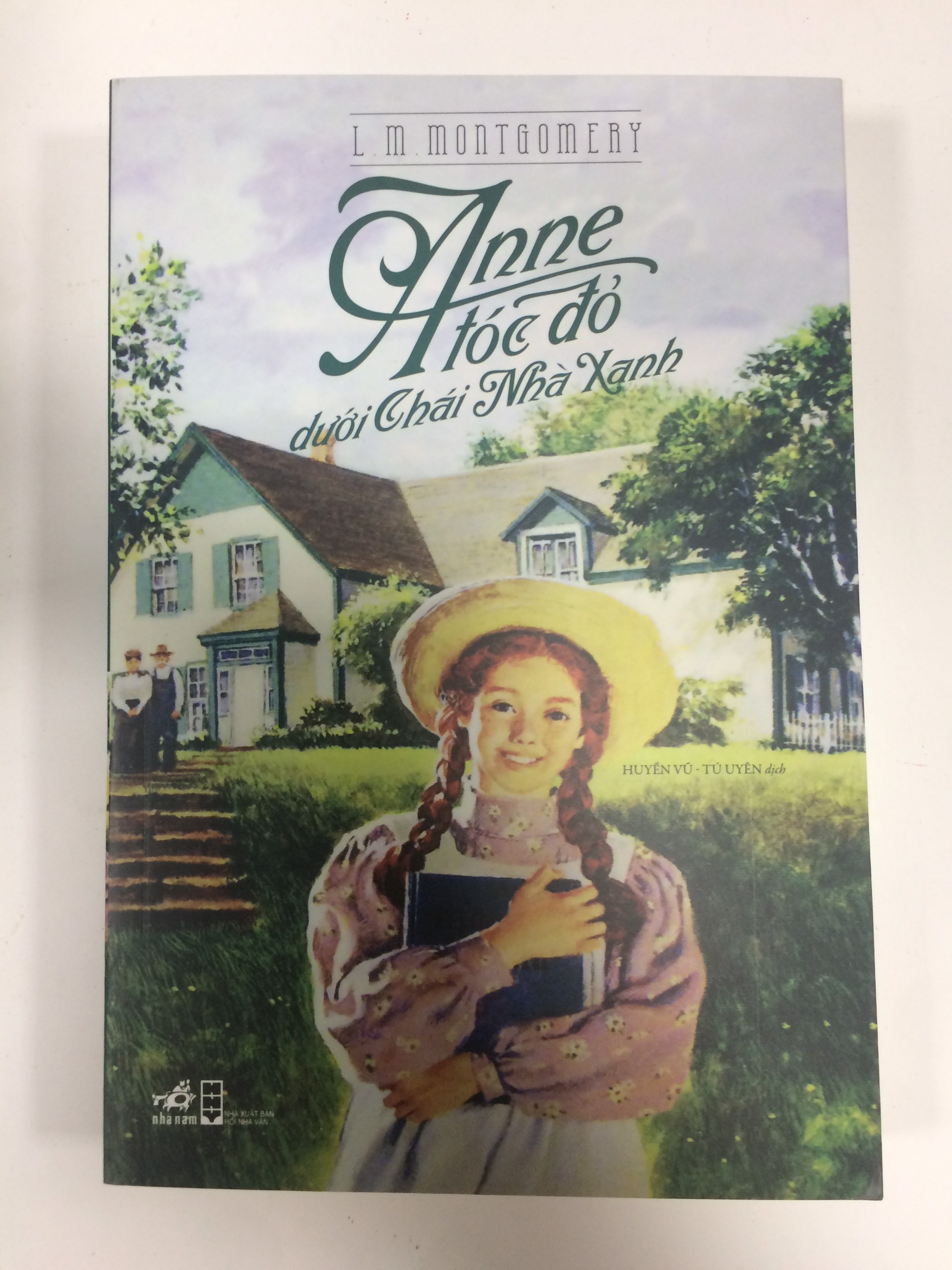 Trọn bộ 8 cuốn tác phẩm kinh điển Anne tóc đỏ của tác giả L. M. Montgomery - Anne tóc đỏ