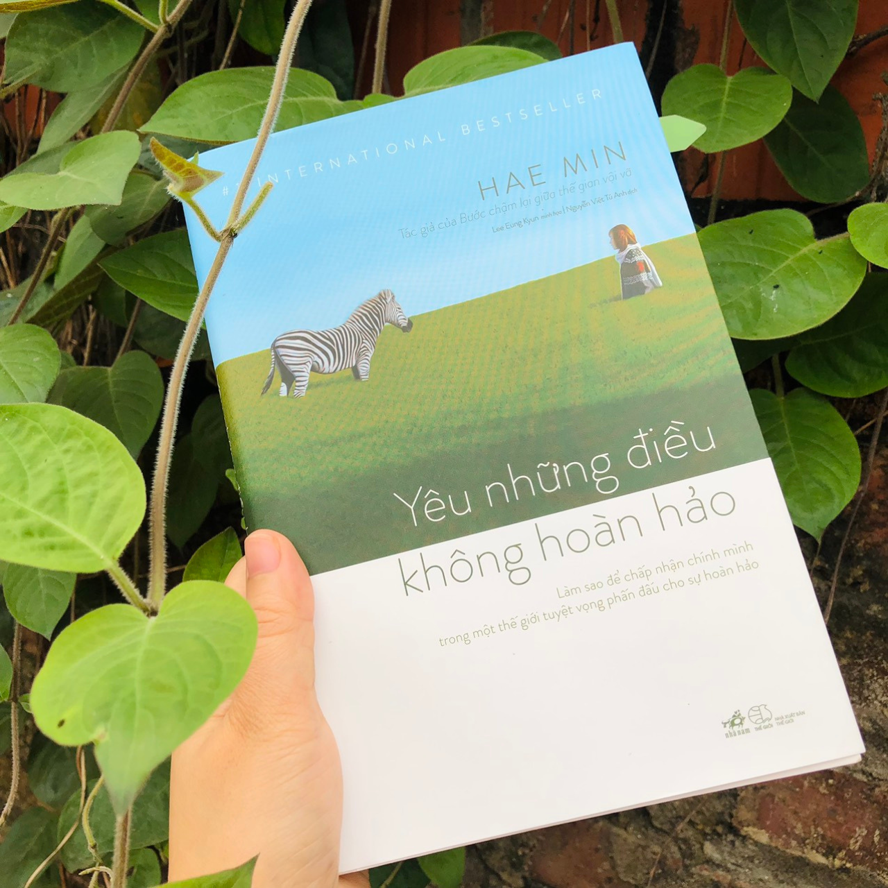 Sách - Yêu Những Điều Không Hoàn Hảo (Hae Min)