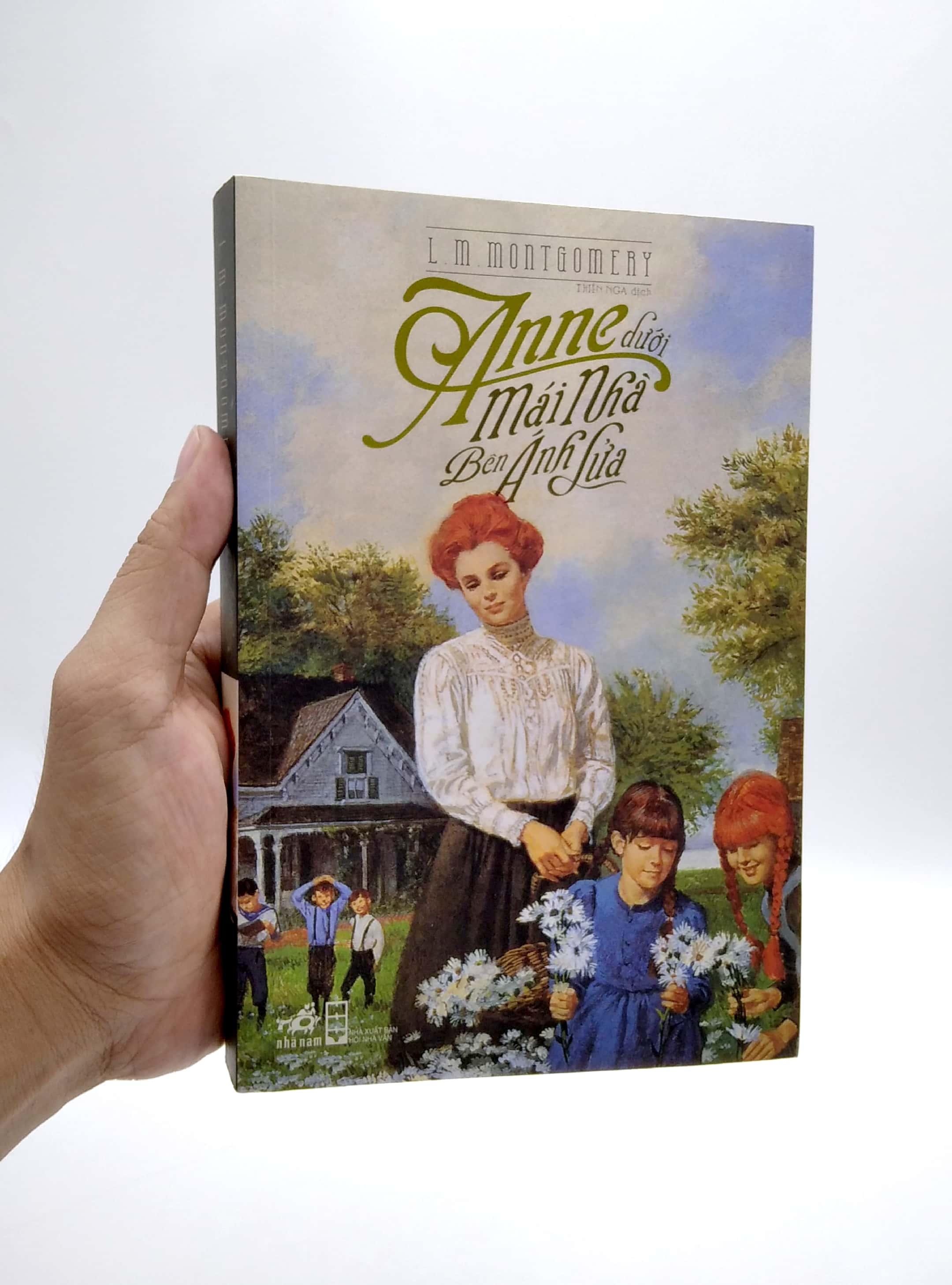 Anne Dưới Mái Nhà Bên Ánh Lửa (Tái Bản)