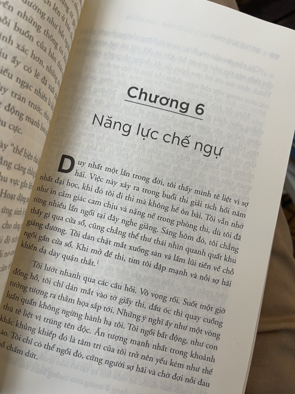 (The #1 Bestseller) TRÍ TUỆ XÚC CẢM - Lý giải tại sao người kém thông minh lại thành công hơn những người thông minh - Daniel Goleman - Nguyễn Lê Phương & Phạm Thị Thu Hà dịch - Alphabooks -Nhà Xuất Bản Công Thương