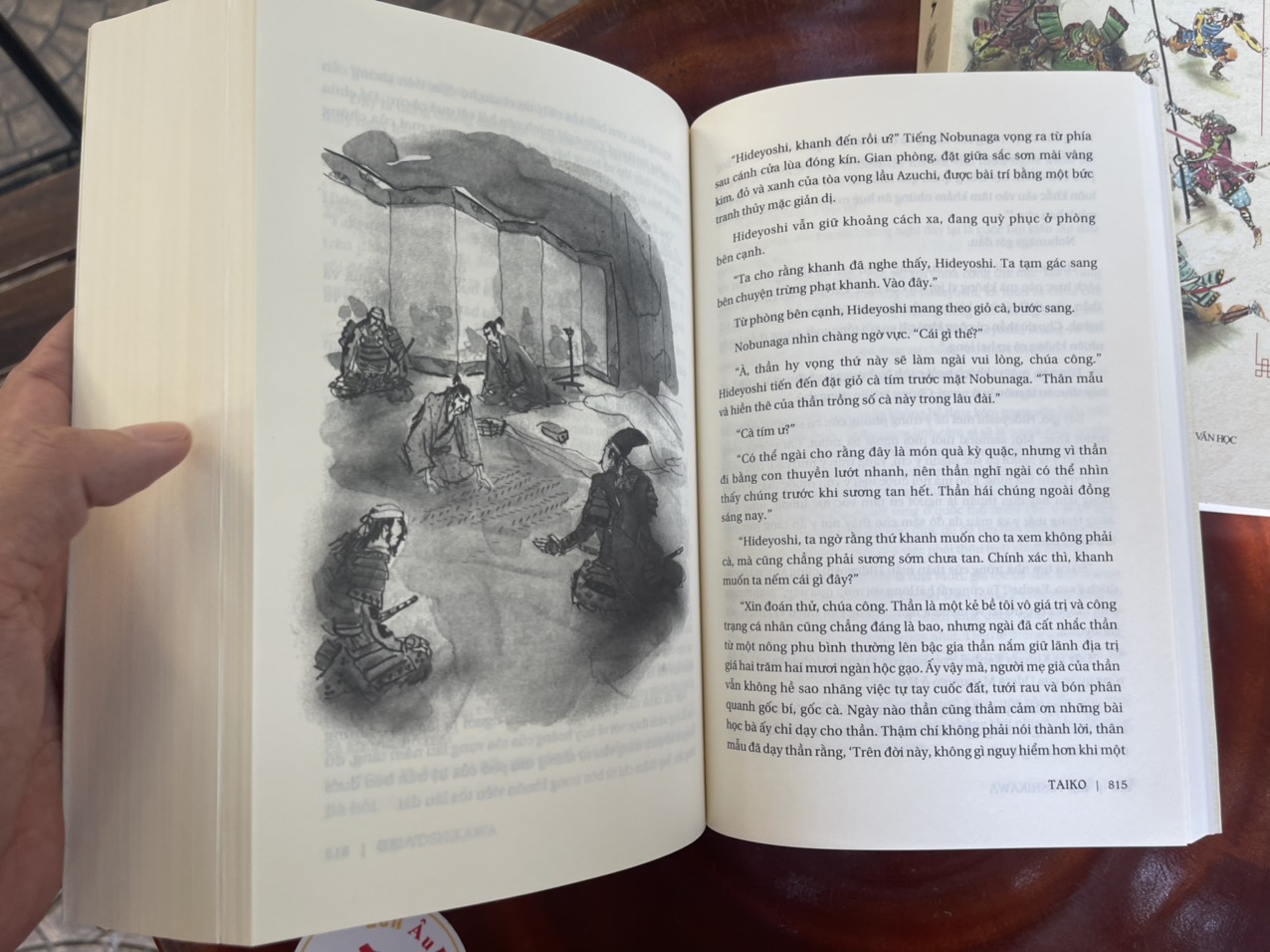 (Trọn bộ boxset 2 tập, kèm tranh minh họa in màu) (Eiji Yoshikawa - Tiểu thuyết gia lịch sử xuất sắc nhất Nhật Bản) TAIKO - TRĂM NĂM MỘT GIẤC CƠ ĐỒ – Eiji Yoshikawa - Nguyễn Đăng Thuần dịch - Huy Hoang Books phát hành - Nxb Văn Học (Bìa mềm)