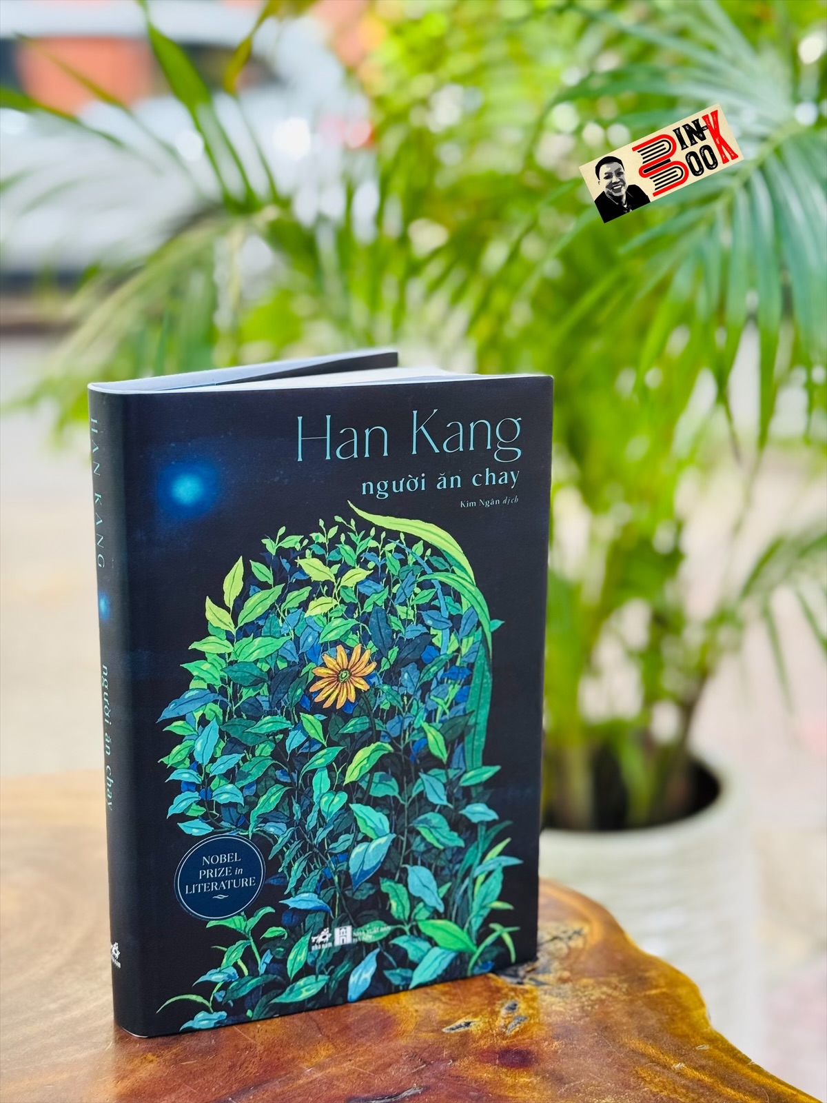 (Bìa cứng 300c phủ UV , giấy 100gsm, tặng bookmark) Người Ăn Chay - Han Kang (Nobel Văn chương 2024) - Nhã Nam