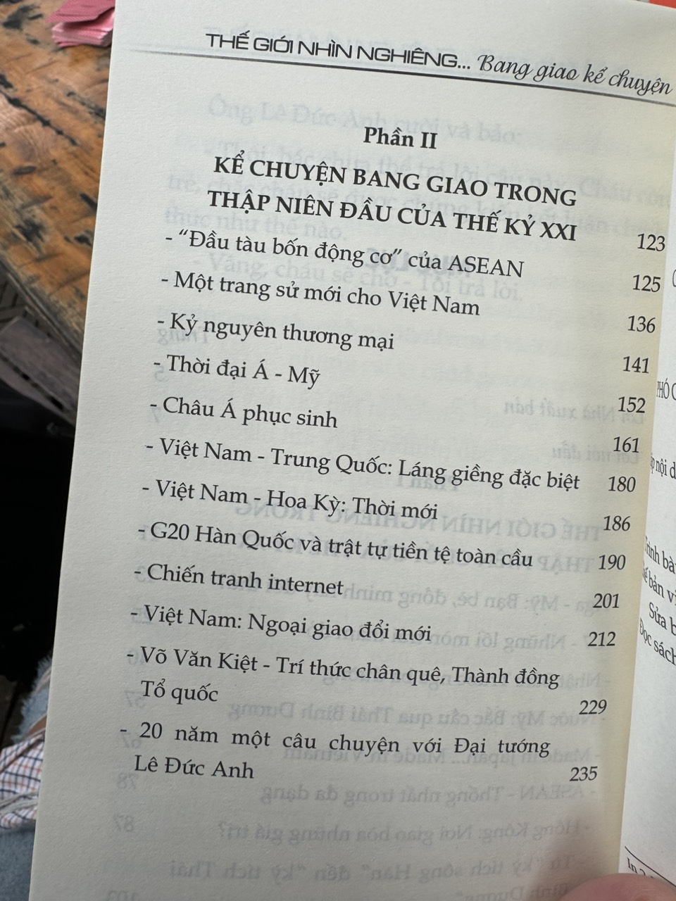 THẾ GIỚI NHÌN NGHIÊNG…BANG GIAO KỂ CHUYỆN – Vũ Sơn Thủy - NXB CTQGST