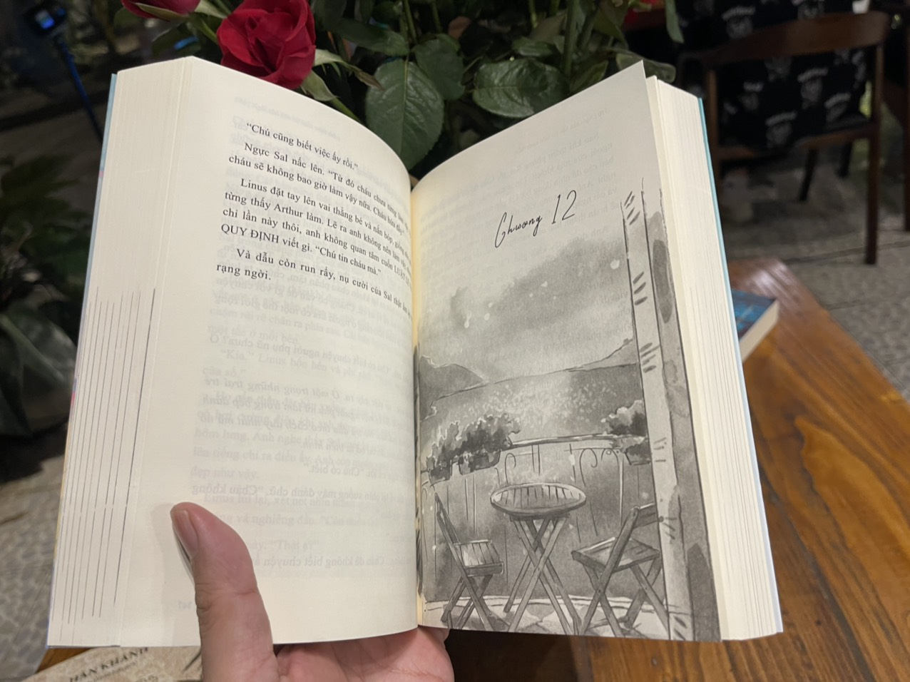 NGÔI NHÀ BÊN BỜ BIỂN XANH THẲM – TJ Klune – Jack Frogg dịch – Asbooks – AZ Vietnam – NXB Thế Giới (Bìa mềm)