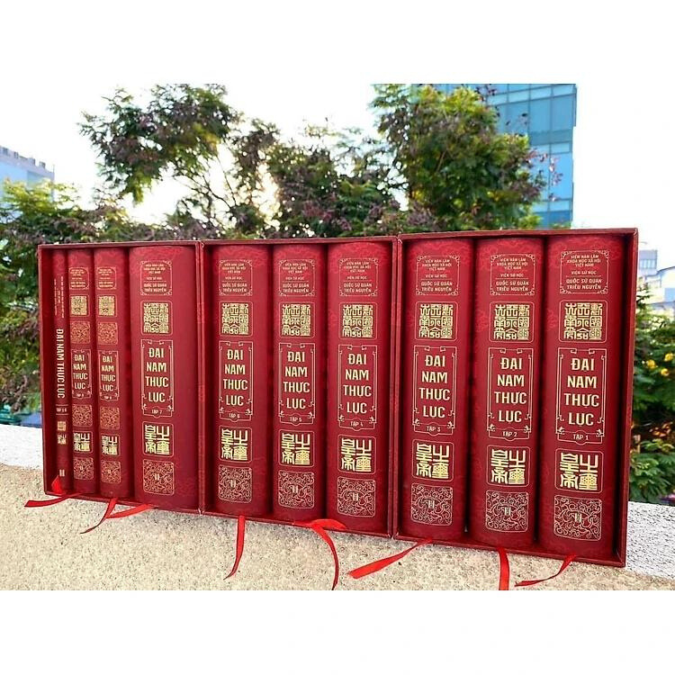 Đại Nam Thực Lục (Trọn bộ 10 tập)