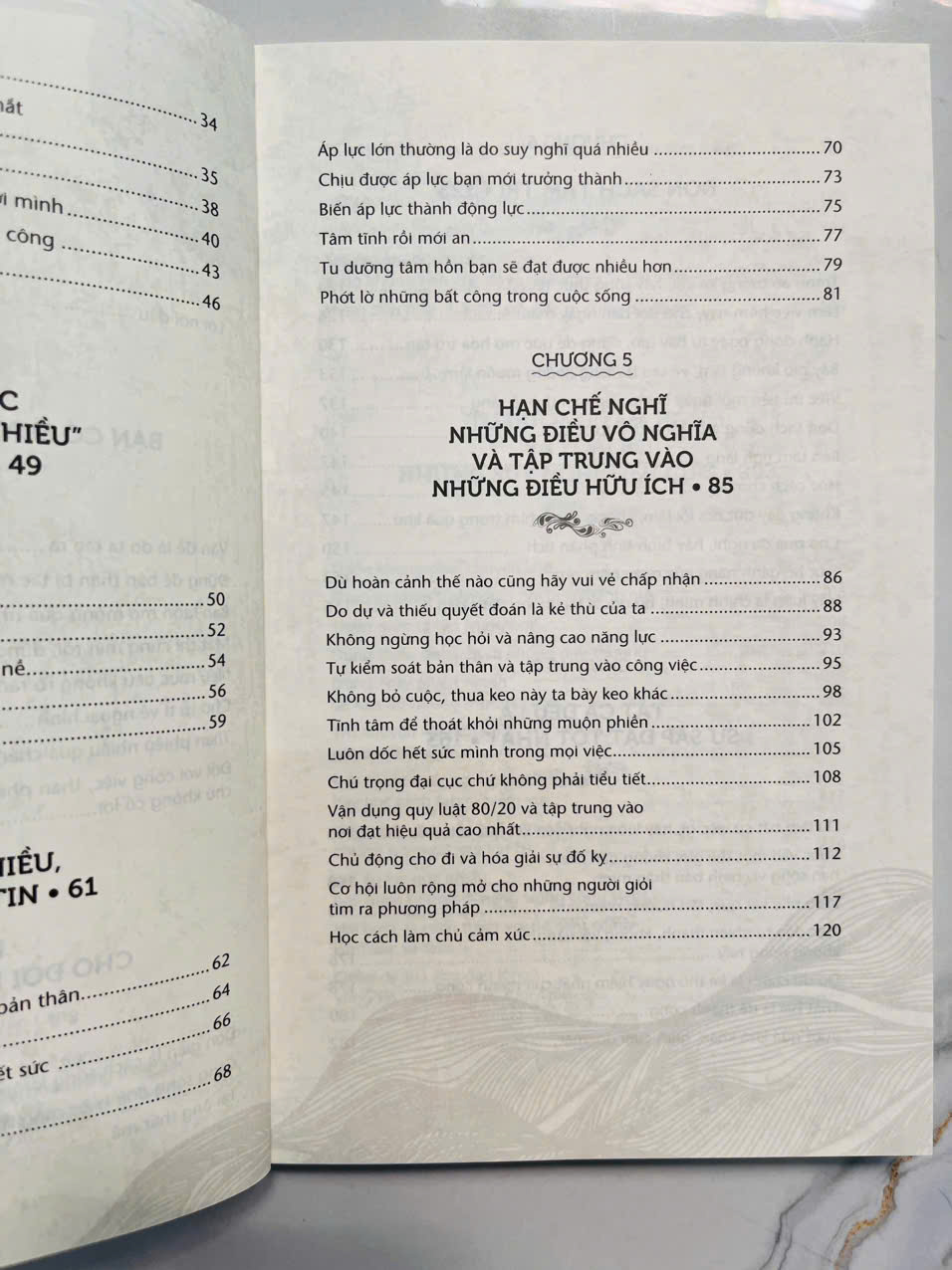 Sách - Bạn Đã Nghĩ Quá Nhiều (VLA)