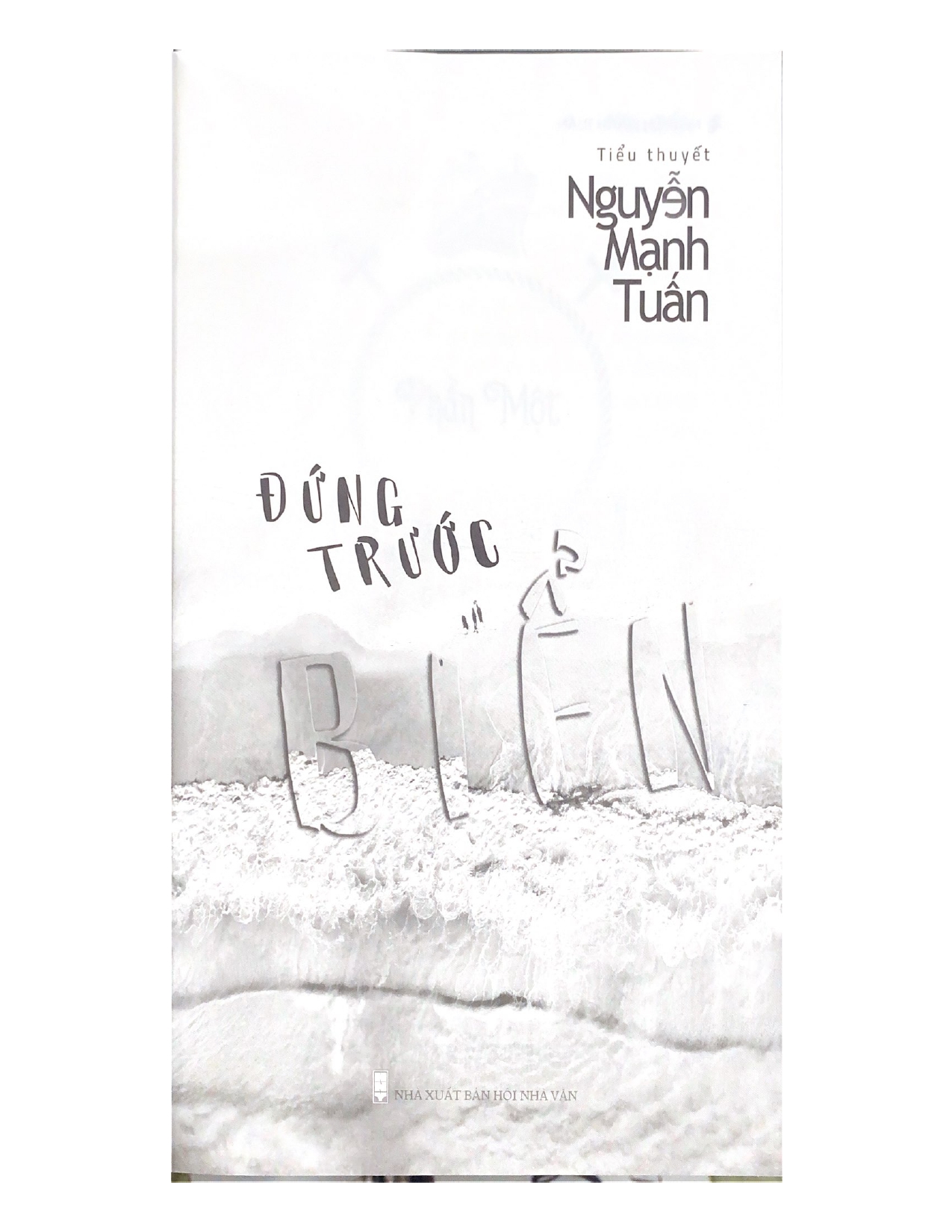 Đứng Trước Biển