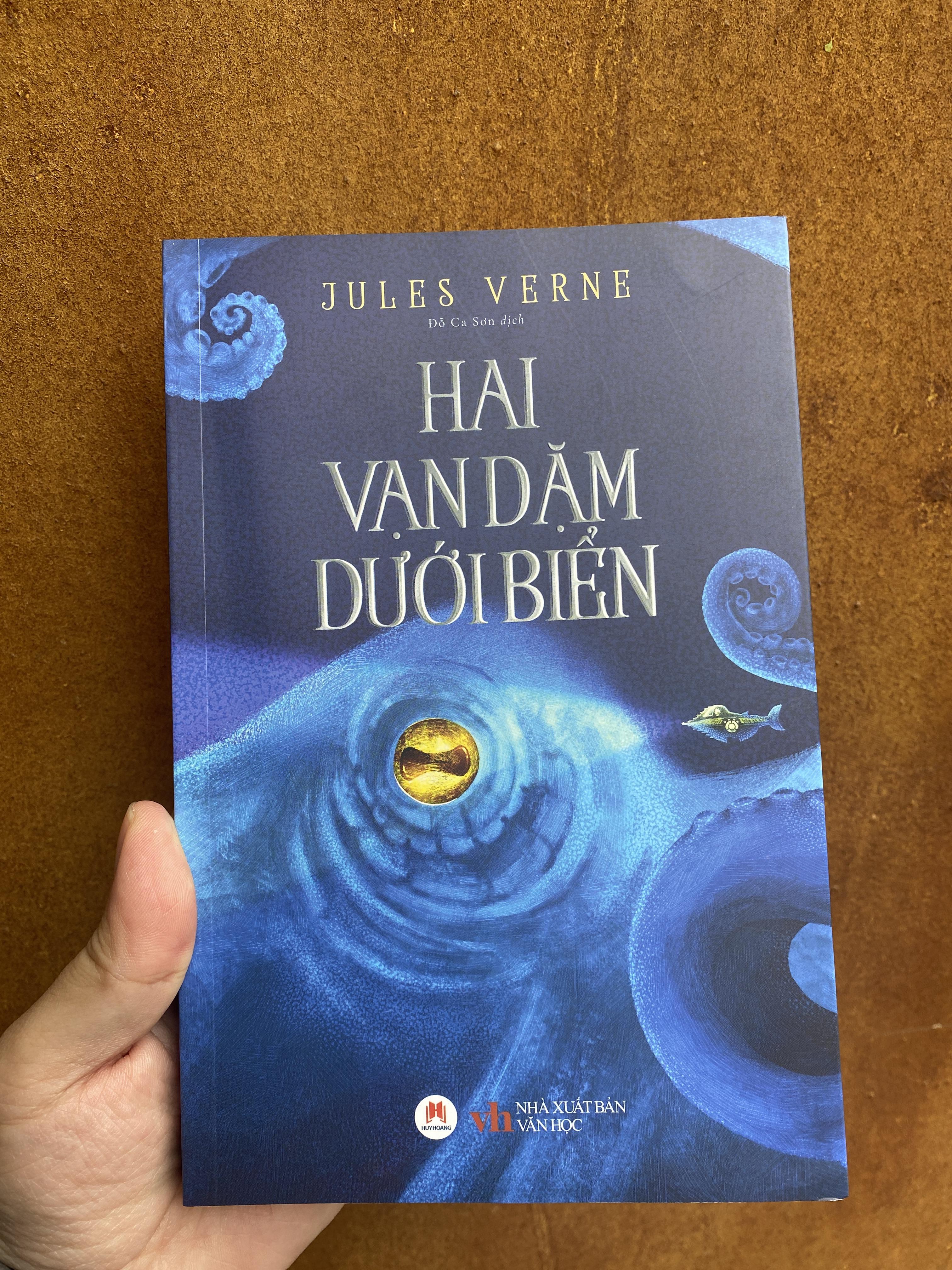 Sách - Hai vạn dặm dưới biển - Tái bản 2024 - 2H Books