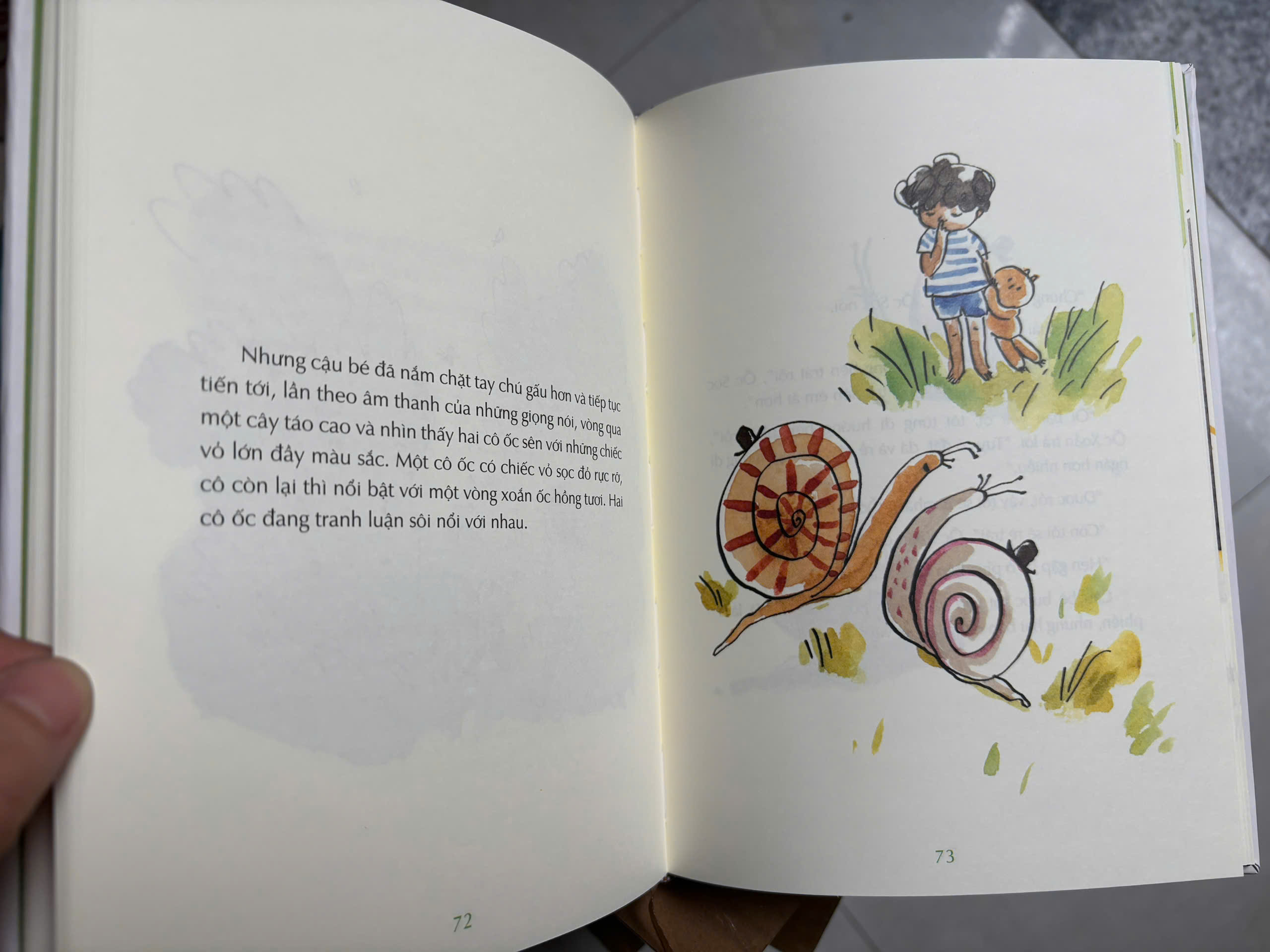 Tiến Vào Đồng Cỏ Hoang - Bìa Cứng