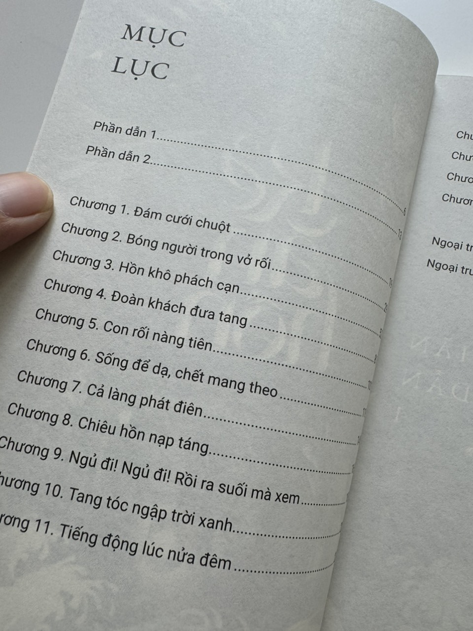 (Đính kèm postcard - Tác giả của cuốn Tết ở làng Địa Ngục) KẺ ĂN HỒN – Thảo Trang - Saola Books - NXB Phụ nữ
