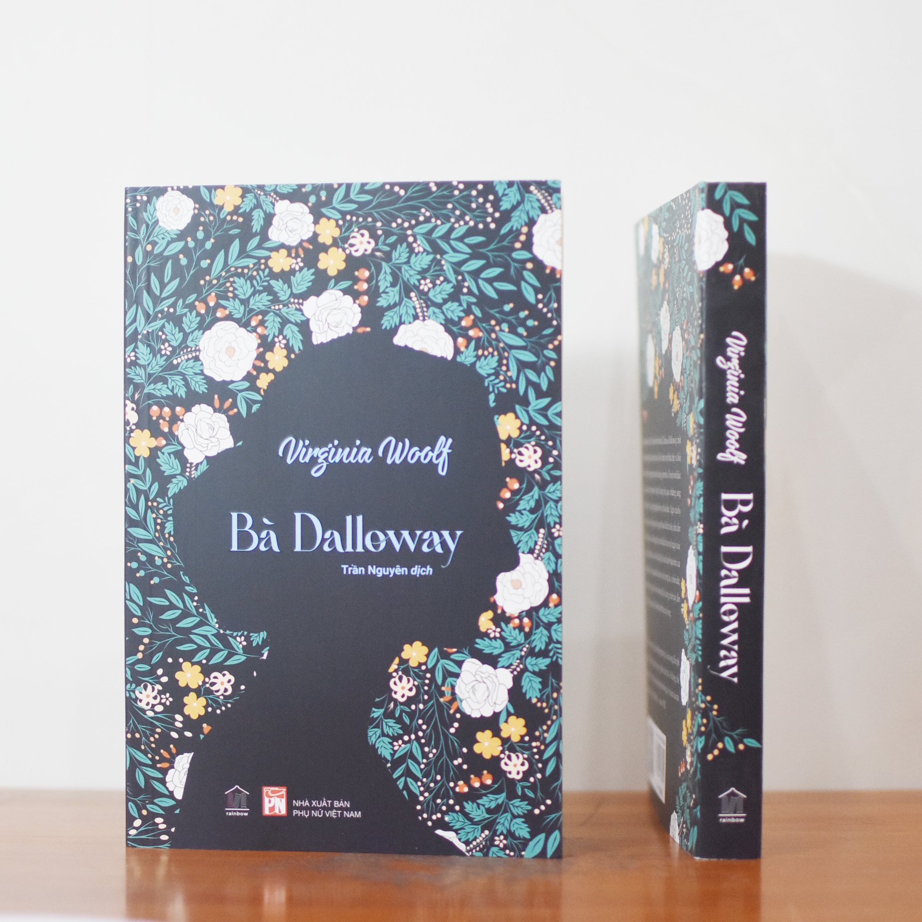 BÀ DALLOWAY (bản phổ thông bìa mềm) - RAINBOW BOOKS (Trần Nguyên dịch)